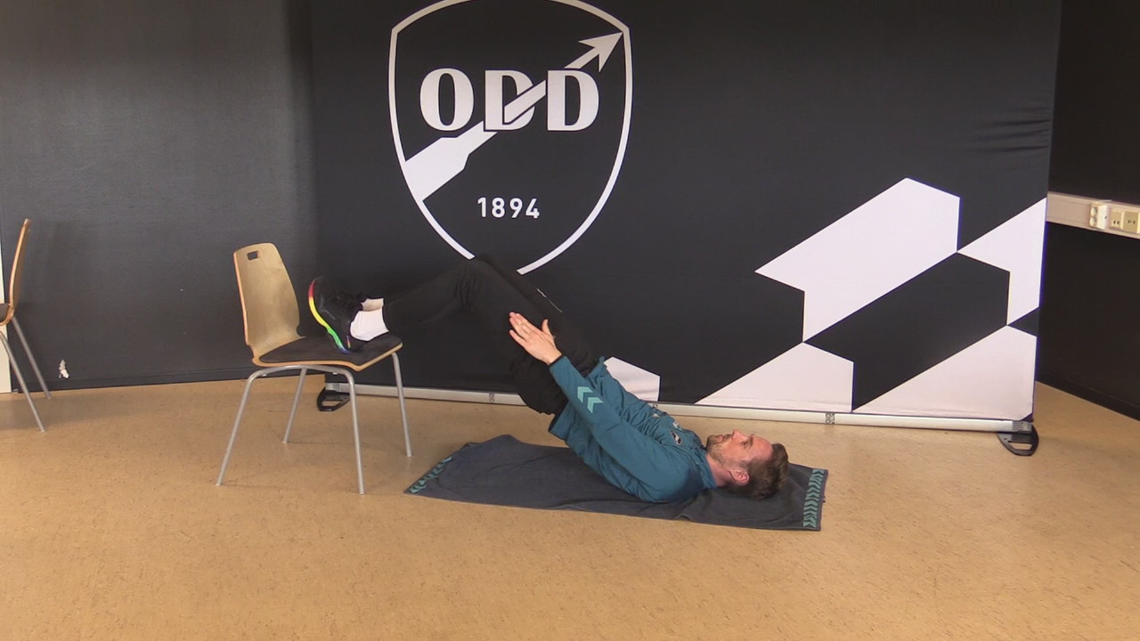 Glute brigde på stol Niva 2.MP4
